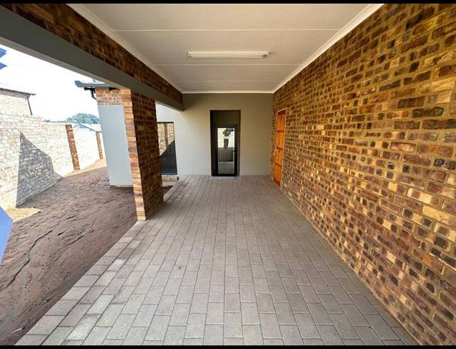 3 BEDROOM TOWNHOUSE FOR SALE IN WITBANK CENTRAL